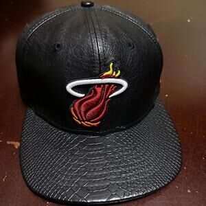 Miami Heat black leather strap back NEW ERA baseball hat